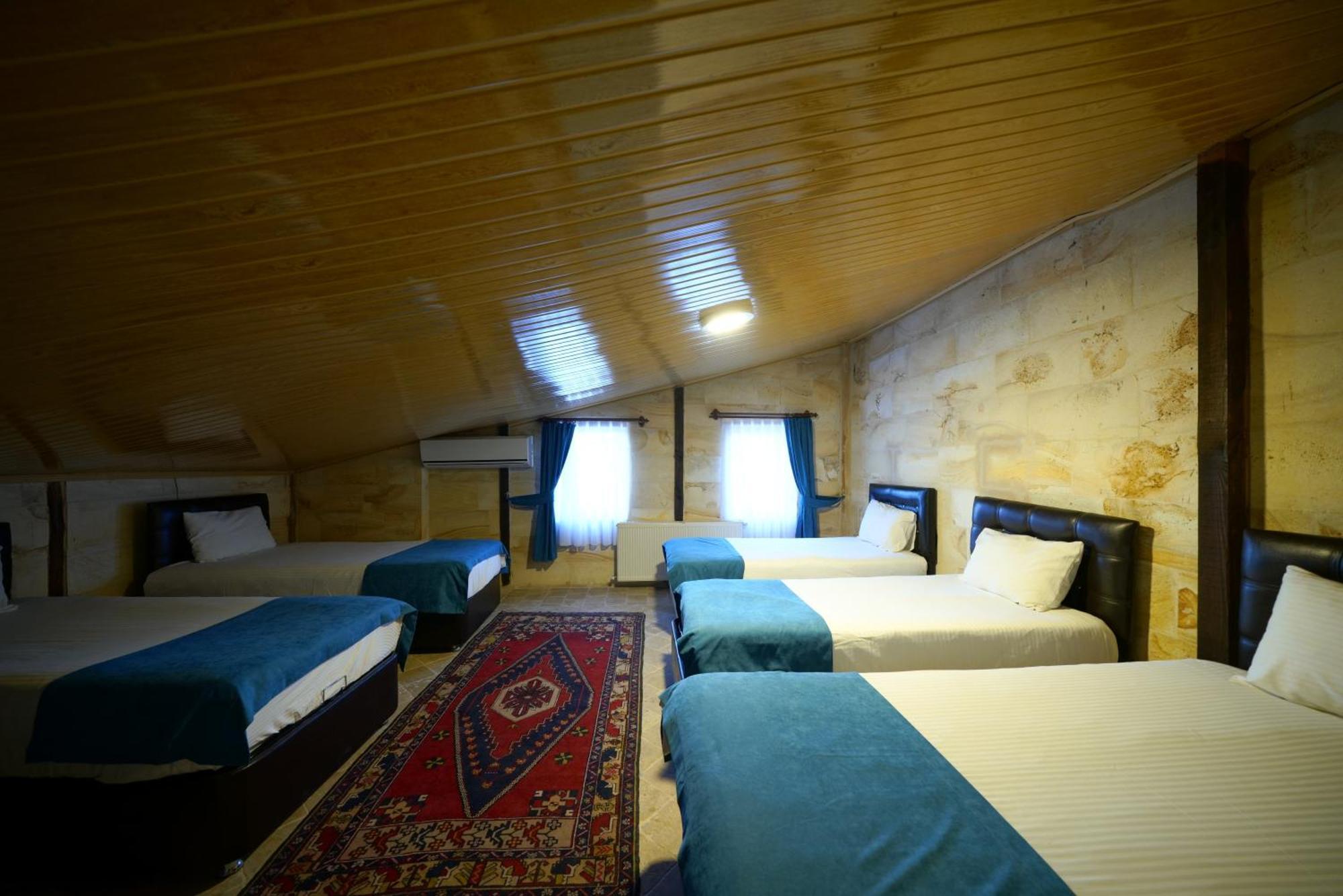 Shoestring Stone House Göreme Room photo